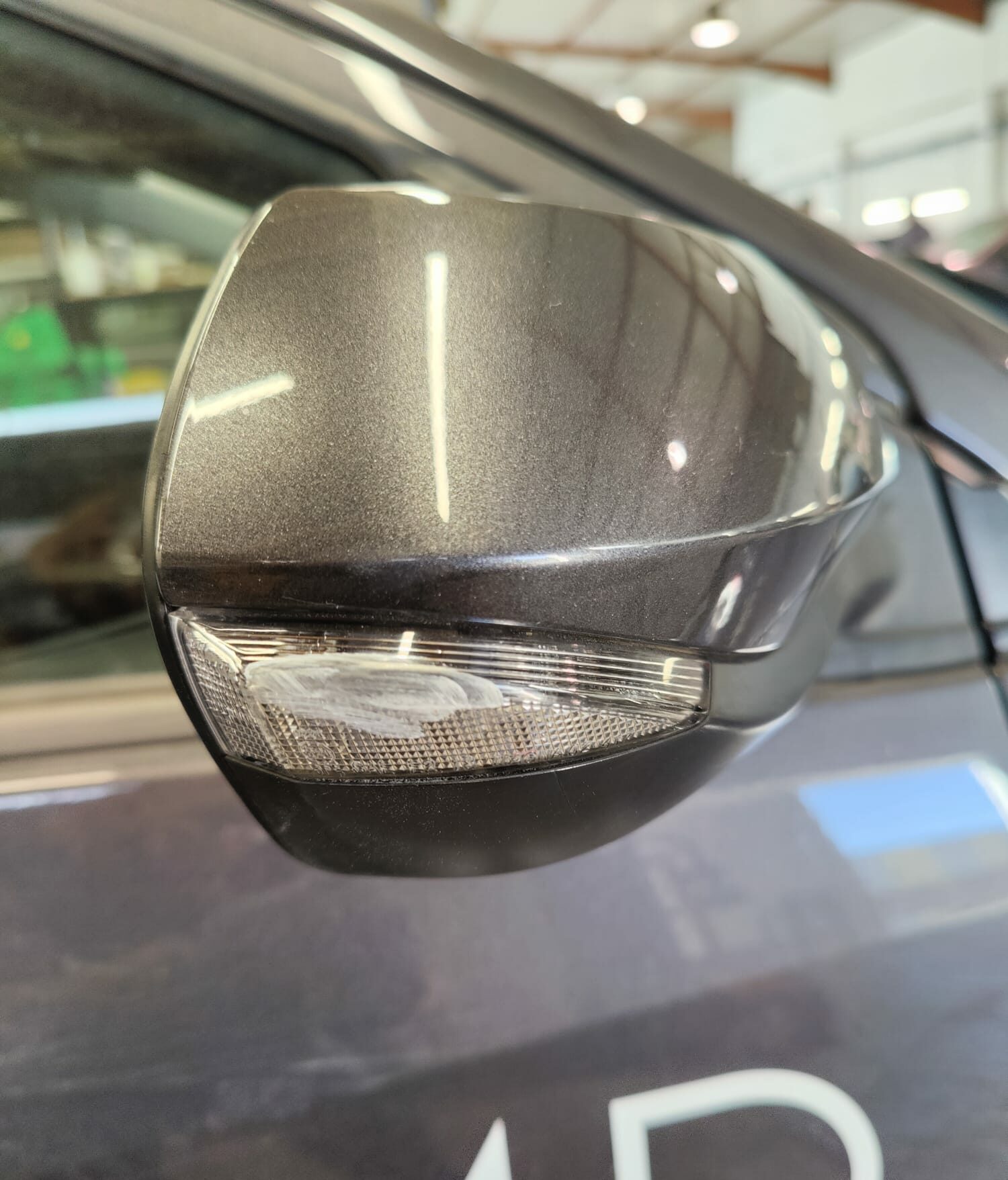 Clean'Ride - Rénovation esthétique & nettoyage automobile Réparation et polissage de répétiteur de clignotant rayé sur rétroviseur - Clean'Ride Hérault