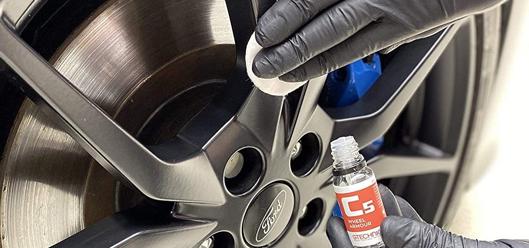 Clean'Ride - Rénovation esthétique & nettoyage automobile Pose de protection céramique sur jante - Clean'Ride Detailing Hérault