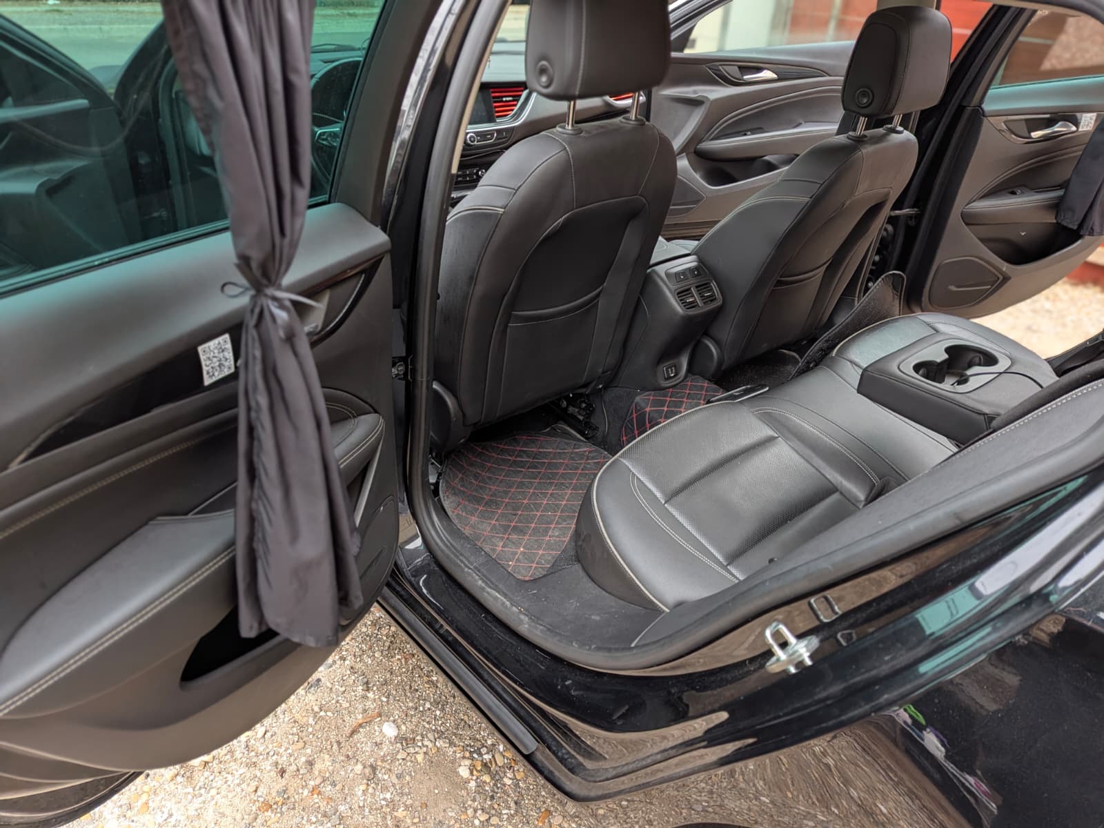 Clean'Ride - Rénovation esthétique & nettoyage automobile nettoyage intérieur arrière côté conducteur avant