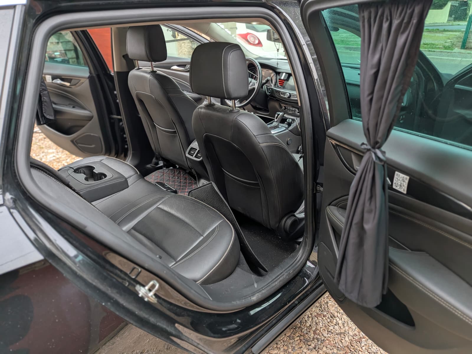 Clean'Ride - Rénovation esthétique & nettoyage automobile nettoyage intérieur arrière côté passager avant