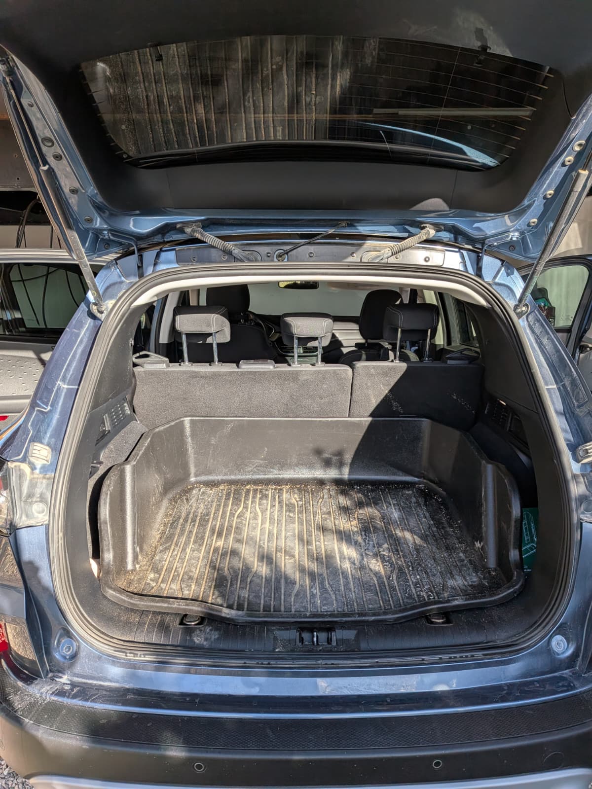 Clean'Ride - Rénovation esthétique & nettoyage automobile nettoyage intérieur coffre avant